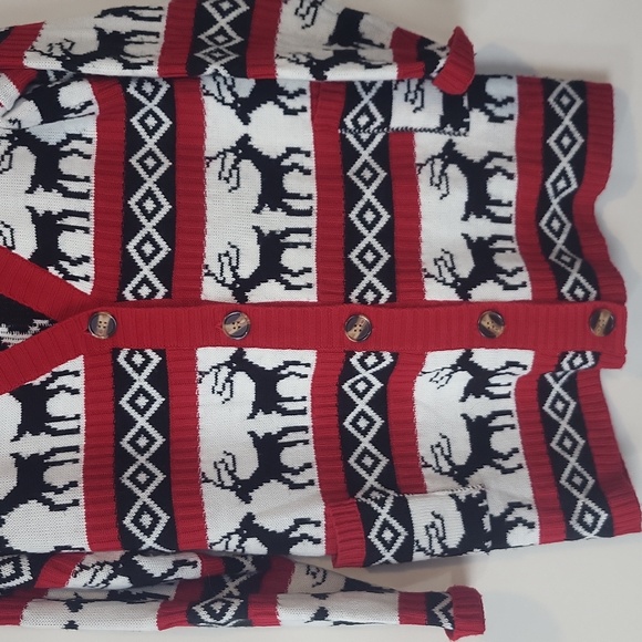 MERRY CHRISTMAS from V28 Oversized Reindeer V-neck Cardigan with Pockets - Picture 4 of 11